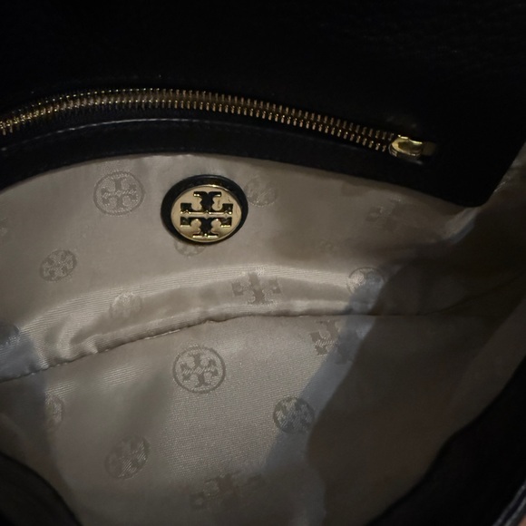 TORY BURCH Black Leather Amanda Logo Clutch Crossbody Chain Link Shoulder EUC - Picture 3 of 16
